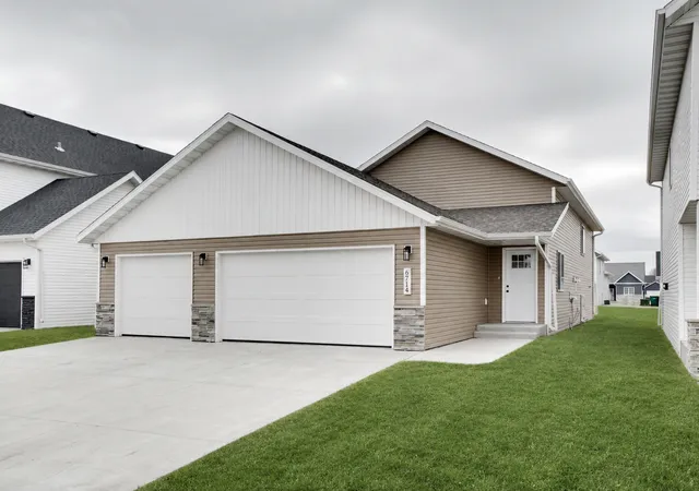 Photo 1 of Single family home for sale at 6796 Deer Crk Pkwy, Horace, ND 58047 | MLS# 7119543 | Listing updated on 2026-08-07