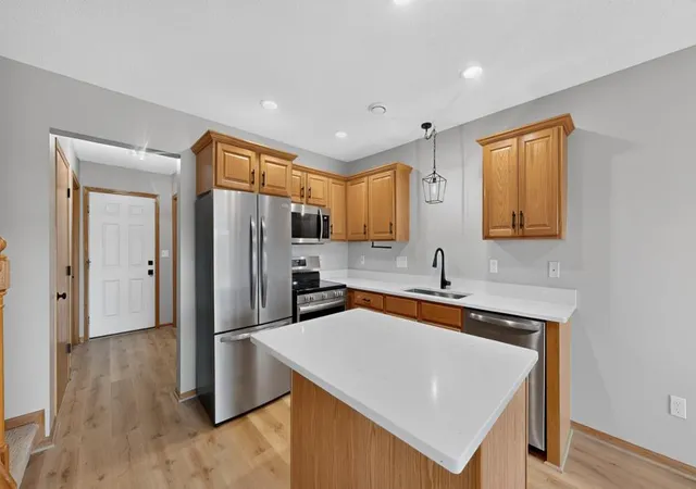 2nd image of 626 Pointe Ct Sw, Rochester, MN 55902 | MLS# 7119554