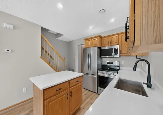 3rd image of 626 Pointe Ct Sw, Rochester, MN 55902 | MLS# 7119554