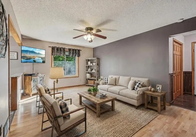 5th image of 17452 Hiawatha Beach Dr Ne, Andover, MN 55304 | MLS# 7119565