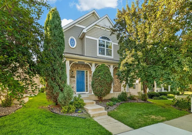 1st image of 10008 Iris Ln, Eden Prairie, MN 55347 | MLS# 7119572