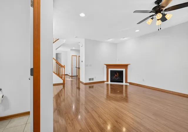 2nd image of 10008 Iris Ln, Eden Prairie, MN 55347 | MLS# 7119572