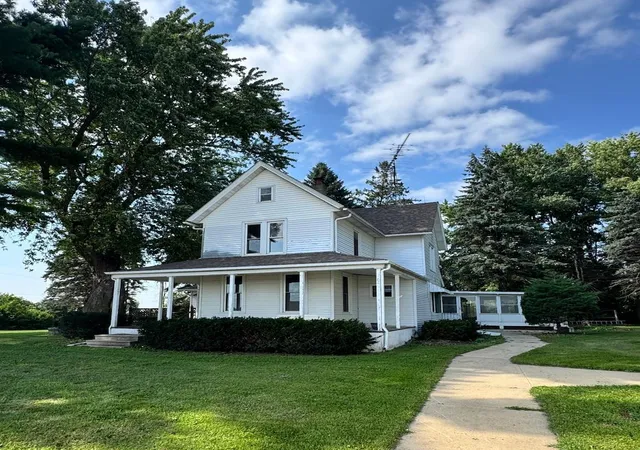 Photo 2 of Single family home for sale at 6906 38th Avenue Se, Rochester, MN 55904 | MLS# 7119590 | Listing updated on 2026-08-07