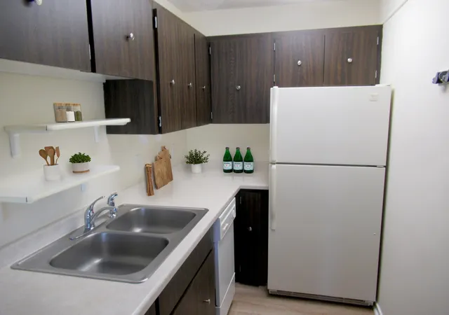 2nd image of 4100 Parklawn Ave #218, Minneapolis, MN 55435 | MLS# 7119605