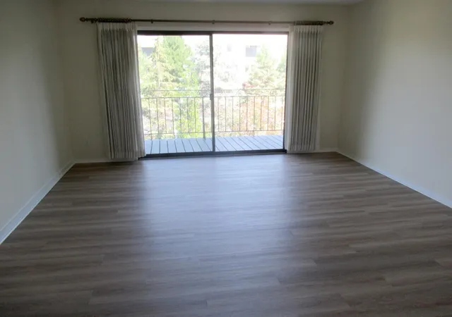 Photo 4 of Condo for sale at 4100 Parklawn Ave #218, Minneapolis, MN 55435 | MLS# 7119605 | Listing updated on 2026-09-14