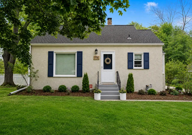 2nd image of 774 County Road B W, Saint Paul, MN 55113 | MLS# 7119625