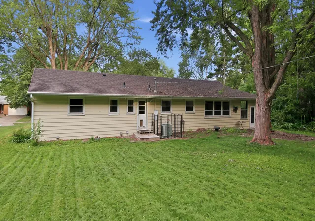 Photo 3 of Single family home for sale at 2322 16th Street, Eau Claire, WI 54703 | MLS# 7119628 | Listing updated on 2026-09-12
