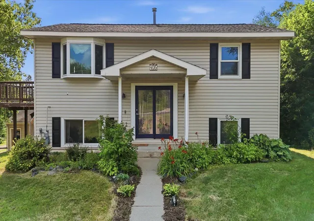 1st image of 405 Sw 1st Ave, Grand Rapids, MN 55744 | MLS# 7119663