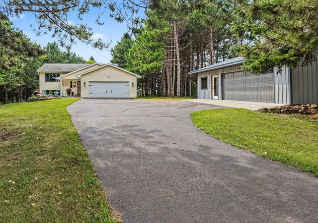 2nd image of 1410 143rd St, New Richmond, WI 54017 | MLS# 7119682