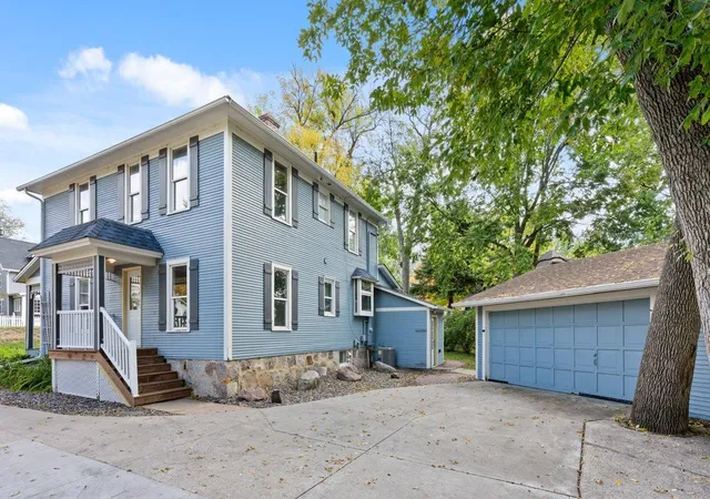 Photo 3 of House for sale at 405 Lake Blvd S, Buffalo, MN 55313 | MLS# 7119689 | Listing updated on 2026-10-08