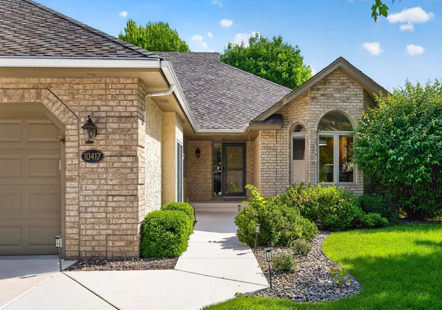 2nd image of 10417 Fawns Wy, Eden Prairie, MN 55347 | MLS# 7119718
