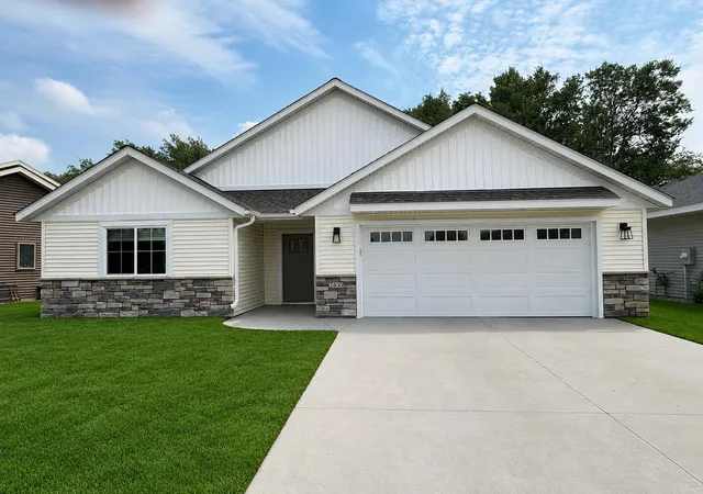 1st image of 2400 40th Ave S, Saint Cloud, MN 56301 | MLS# 7119731