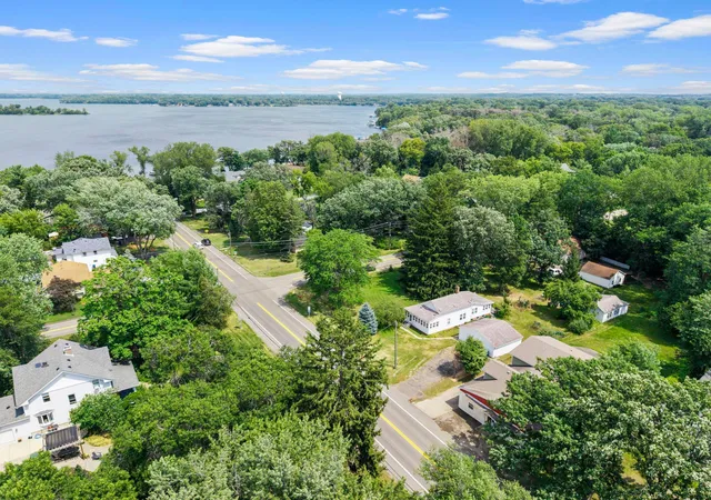 Photo 3 of Single family home for sale at 5160 Bald Eagle Ave, Saint Paul, MN 55110 | MLS# 7119767 | Listing updated on 2026-08-01