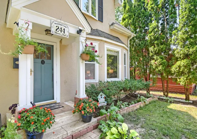 1st image of 244 Mainzer St, Saint Paul, MN 55118 | MLS# 7119782