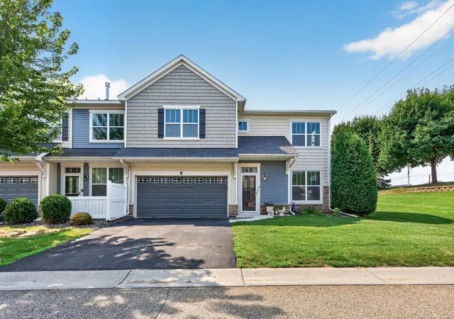 1st image of 1952 Commonwealth Blvd #4, Chanhassen, MN 55317 | MLS# 7119822