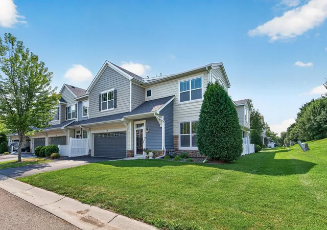 2nd image of 1952 Commonwealth Blvd #4, Chanhassen, MN 55317 | MLS# 7119822