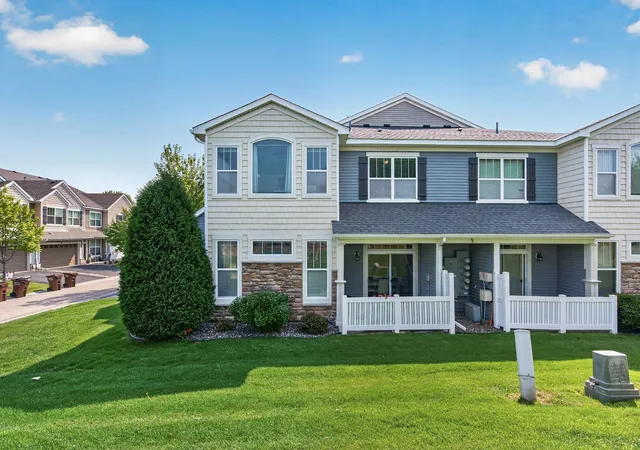 30th image of 1952 Commonwealth Blvd #4, Chanhassen, MN 55317 | MLS# 7119822