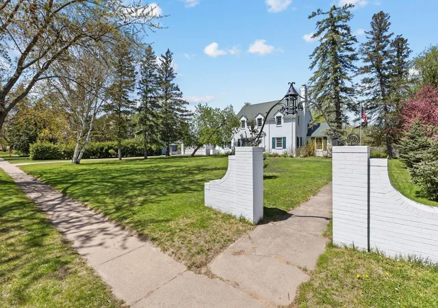 1st image of 415 Bluff Ave, Brainerd, MN 56401 | MLS# 7119832
