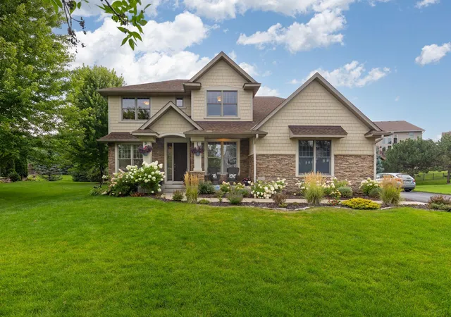 Photo 1 of Single family home for sale at 1752 Carriage Dr, Victoria, MN 55386 | MLS# 7119833 | Listing updated on 2026-09-20