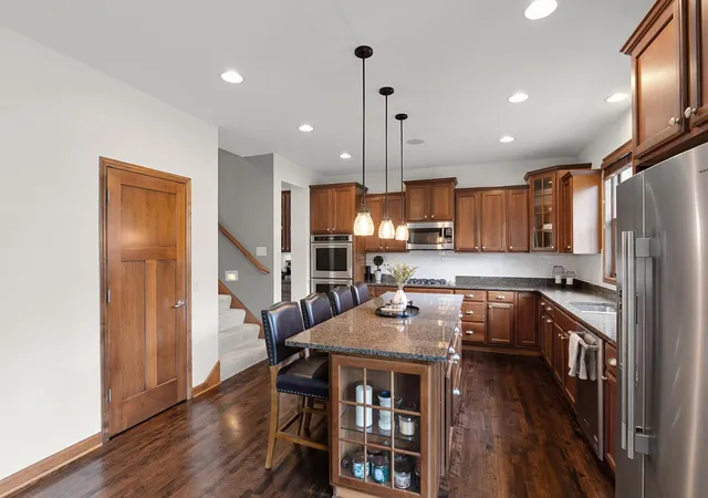 Photo 3 of Single family home for sale at 1752 Carriage Dr, Victoria, MN 55386 | MLS# 7119833 | Listing updated on 2026-09-20