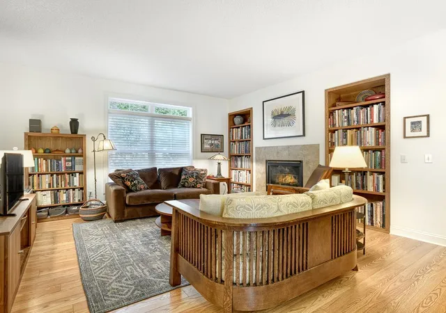 Photo 1 of Single family home for sale at 406 Duke St, Saint Paul, MN 55102 | MLS# 7119850 | Listing updated on 2026-10-06