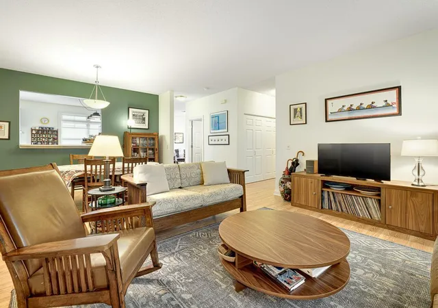 Photo 3 of Single family home for sale at 406 Duke St, Saint Paul, MN 55102 | MLS# 7119850 | Listing updated on 2026-10-06