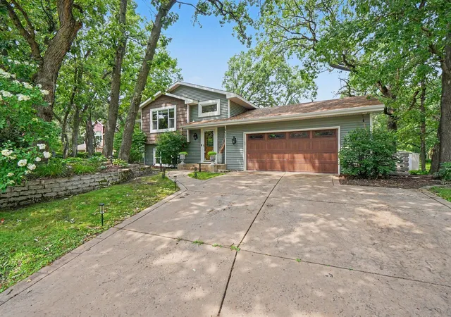 2nd image of 957 118th Ln Nw, Minneapolis, MN 55448 | MLS# 7119878