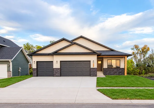 Photo 1 of Single family home for sale at 7102 65th Street S, Horace, ND 58047 | MLS# 7119899 | Listing updated on 2026-09-28