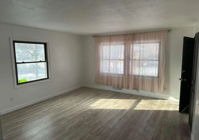 Listing Photo 5 - Condo for sale in building located at 1176 Norton St, Saint Paul, MN 55117