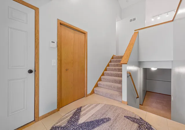 Photo 3 of Single family home for sale at 2505 Country View Dr, Northfield, MN 55057 | MLS# 7119935 | Listing updated on 2026-09-19