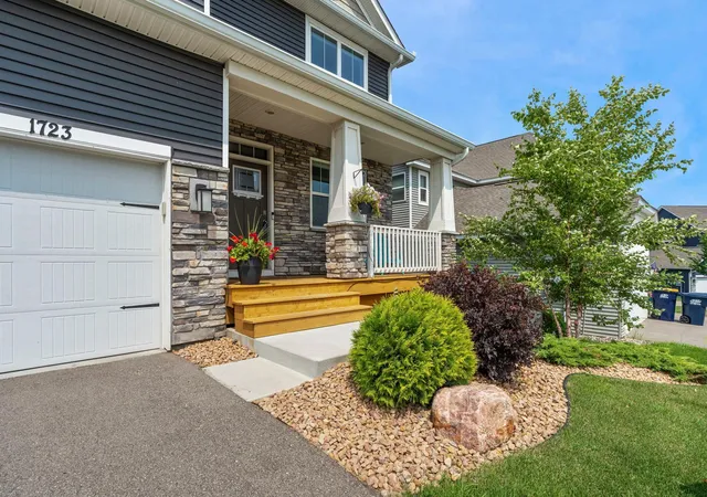 2nd image of 1723 August Dr, Shakopee, MN 55379 | MLS# 7119937