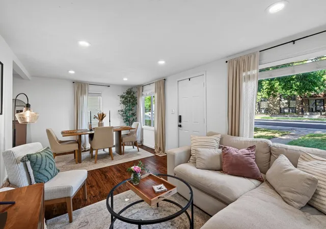 Photo 4 of Single family home for sale at 2733 Louisiana Ave S, Minneapolis, MN 55426 | MLS# 7119949 | Listing updated on 2026-09-03