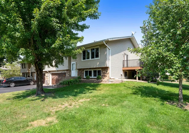 3rd image of 934 94Th Ave Ne, Minneapolis, MN 55434 | MLS# 7119965