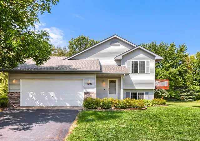 Photo 1 of Single family home for sale at 1209 Roberts Rd, Buffalo, MN 55313 | MLS# 7119975 | Listing updated on 2026-10-09