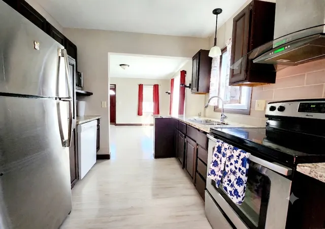 1st image of 1043 4Th Ave Se, Rochester, MN 55904 | MLS# 7119985