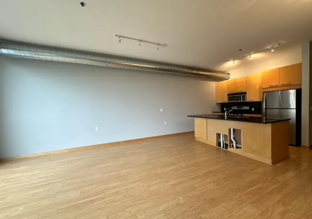 Photo 19 of Condo for sale at 1211 Lagoon Ave #405, Minneapolis, MN 55408 | MLS# 7120003 | Listing updated on 2026-09-03
