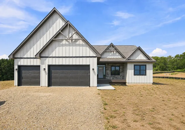 1st image of 529 Chapman Hills Ct, Hudson, WI 54016 | MLS# 7120004
