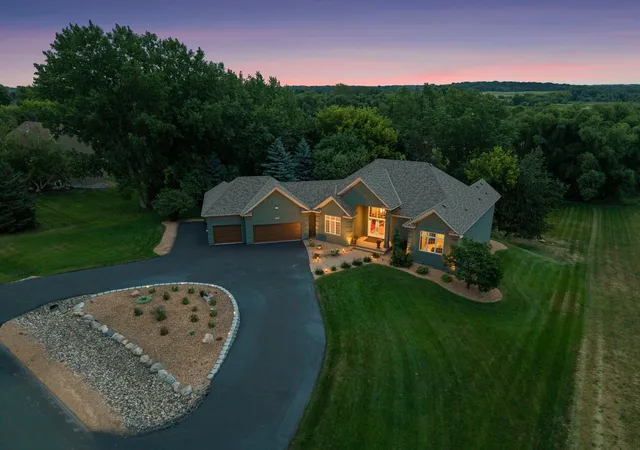 1st image of 584 Vista Ridge Ln, Shakopee, MN 55379 | MLS# 7120015