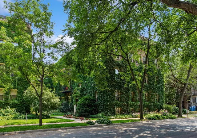 Listing Photo 5 - Condo for sale in building located at 2521 Humboldt Ave S, Minneapolis, MN 55405 - Unit #309