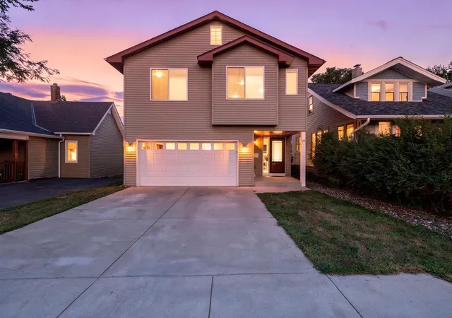 1st image of 49 Wyoming St W, Saint Paul, MN 55107 | MLS# 7120030