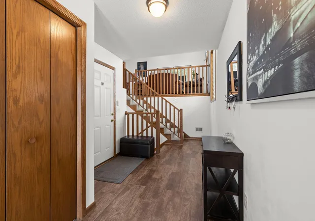 4th image of 49 Wyoming St W, Saint Paul, MN 55107 | MLS# 7120030