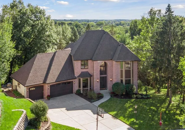 Photo 1 of Sale Pending at 685 Valley View Ct, Saint Paul, MN 55126 | MLS# 7120066 | Listing updated on 2026-10-28