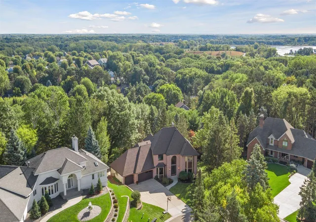 Photo 2 of Sale Pending at 685 Valley View Ct, Saint Paul, MN 55126 | MLS# 7120066 | Listing updated on 2026-10-28