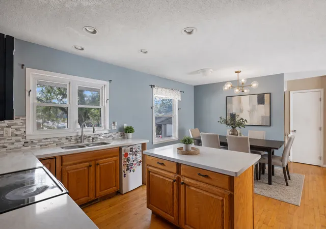 Photo 4 of Single family home for sale at 893 Whitney Dr, Apple Valley, MN 55124 | MLS# 7120069 | Listing updated on 2026-09-19