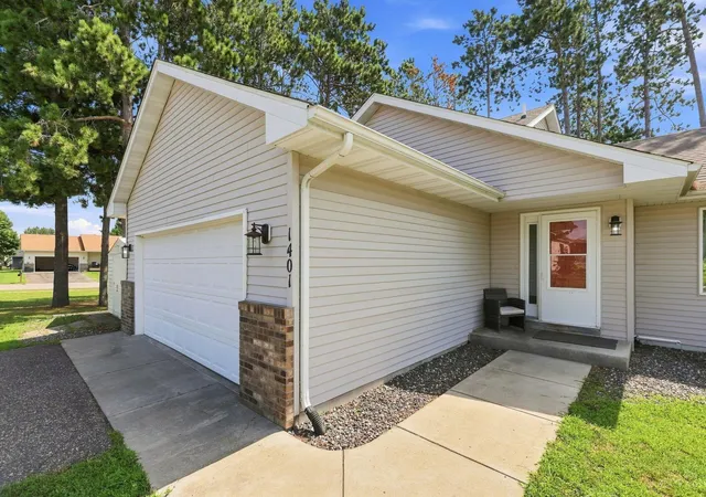 1st image of 1401 3Rd St S, Princeton, MN 55371 | MLS# 7120075