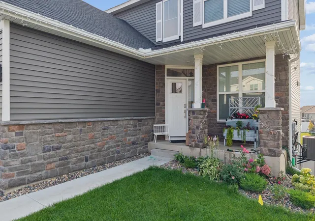 Photo 2 of Single family home for sale at 1908 Boulder Way, Carver, MN 55315 | MLS# 7120092 | Listing updated on 2026-08-22