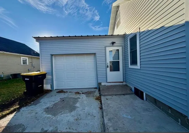 2nd image of 714 S Elm St, Lamberton, MN 56152 | MLS# 7120113