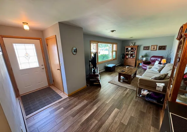 Photo 3 of Single family home for sale at 334 Oak St, Winona, MN 55987 | MLS# 7120123 | Listing updated on 2026-08-27