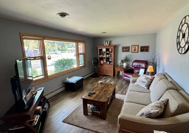 Photo 4 of Single family home for sale at 334 Oak St, Winona, MN 55987 | MLS# 7120123 | Listing updated on 2026-08-27