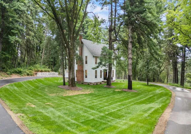 Photo 3 of Single family home for sale at 1010 Spring St, Somerset, WI 54025 | MLS# 7120128 | Listing updated on 2026-09-16